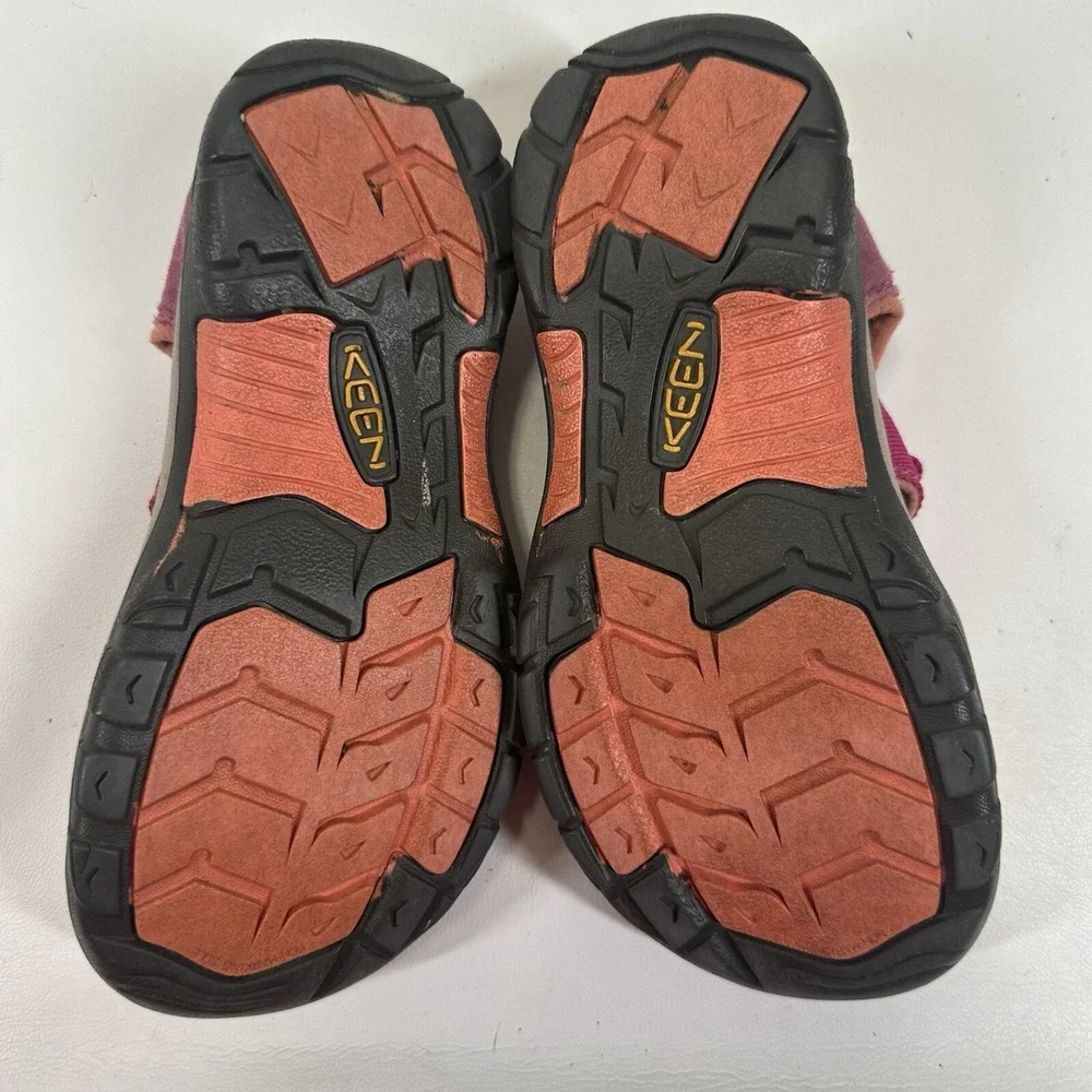 Keen Newport H2 Girls Size 3 Very Berry Fusion Coral Sandals Waterproof Big Kids